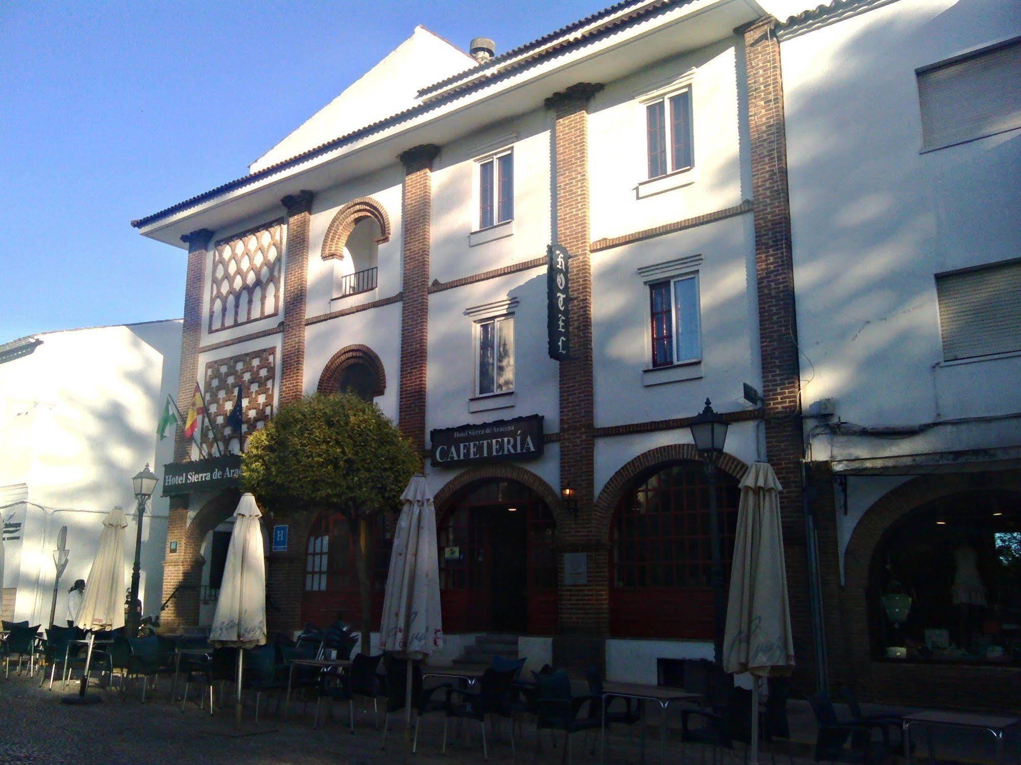 Hotel Sierra De Aracena Exteriör bild