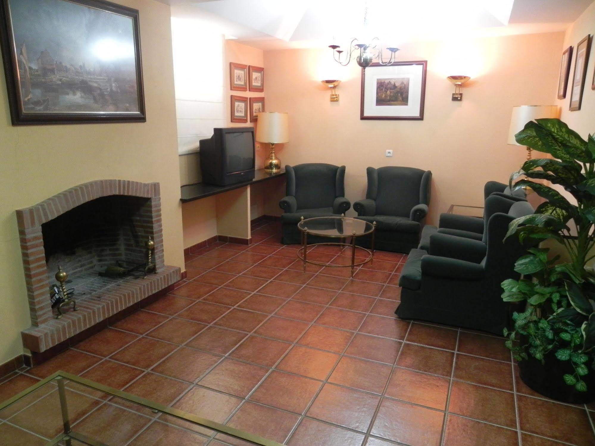 Hotel Sierra De Aracena Exteriör bild